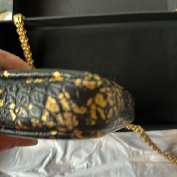 CHANEL ULTRA RARE CROC EMBOSSED LEATHER GRAFFITI DOUBLE ZIP WOC!! - Picture 5 of 7